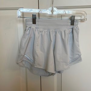 Lululemon Hotty Hot Low-Rise Lined Short 4” size 2